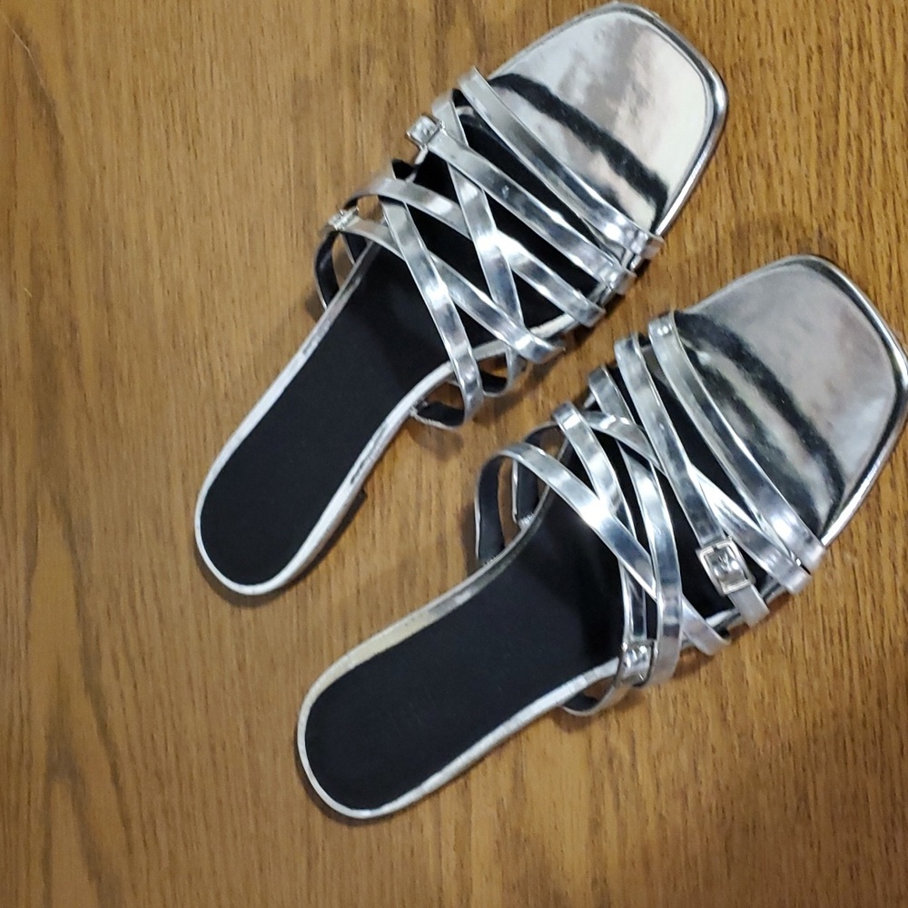 Sz 41 NIB $650 Rosetta Getty flats